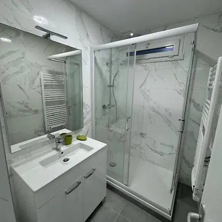 Housing Renovated Of 68 M2 - *